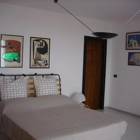 Maria Del Mar Bed & Breakfast *